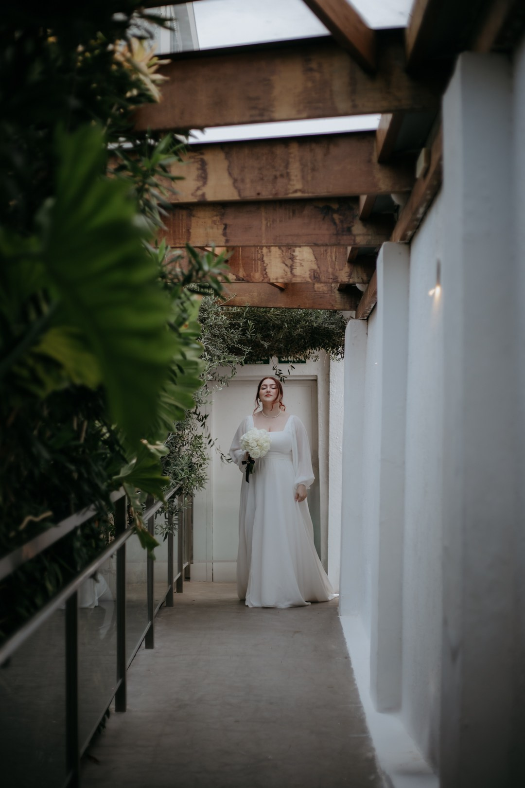 O Lá Tertúlia recebeu o casamento de Ayla e Adriano em Belo Horizonte MG em uma celebração cheia de afeto e emoção. A Edu e Josi Fotografia registrou fotos documentais espontâneas e atemporais.