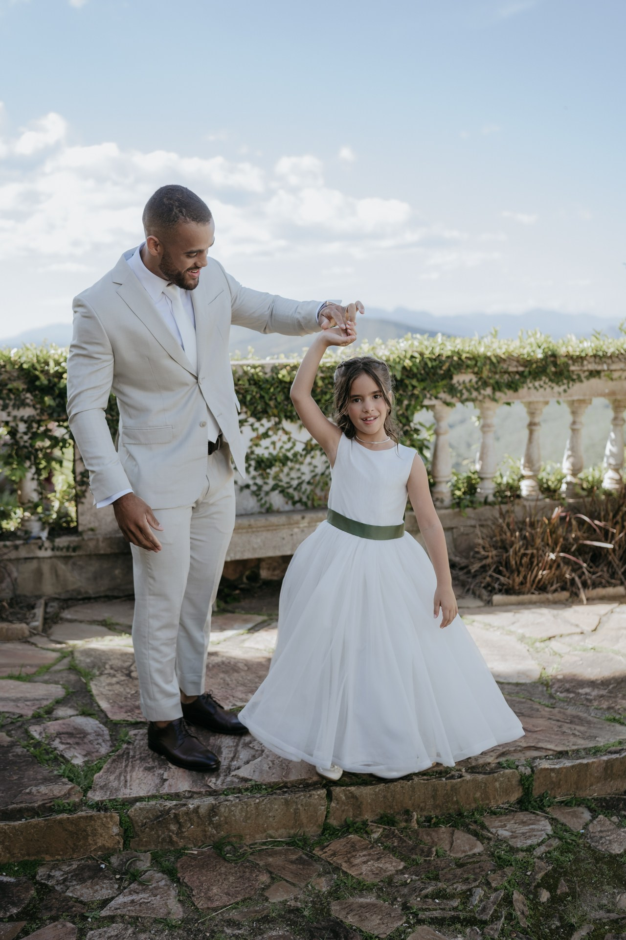 Casamento sofisticado de Andressa e Henrique em Ouro Preto MG registrado pela Edu e Josi Fotografia com imagens espontâneas.