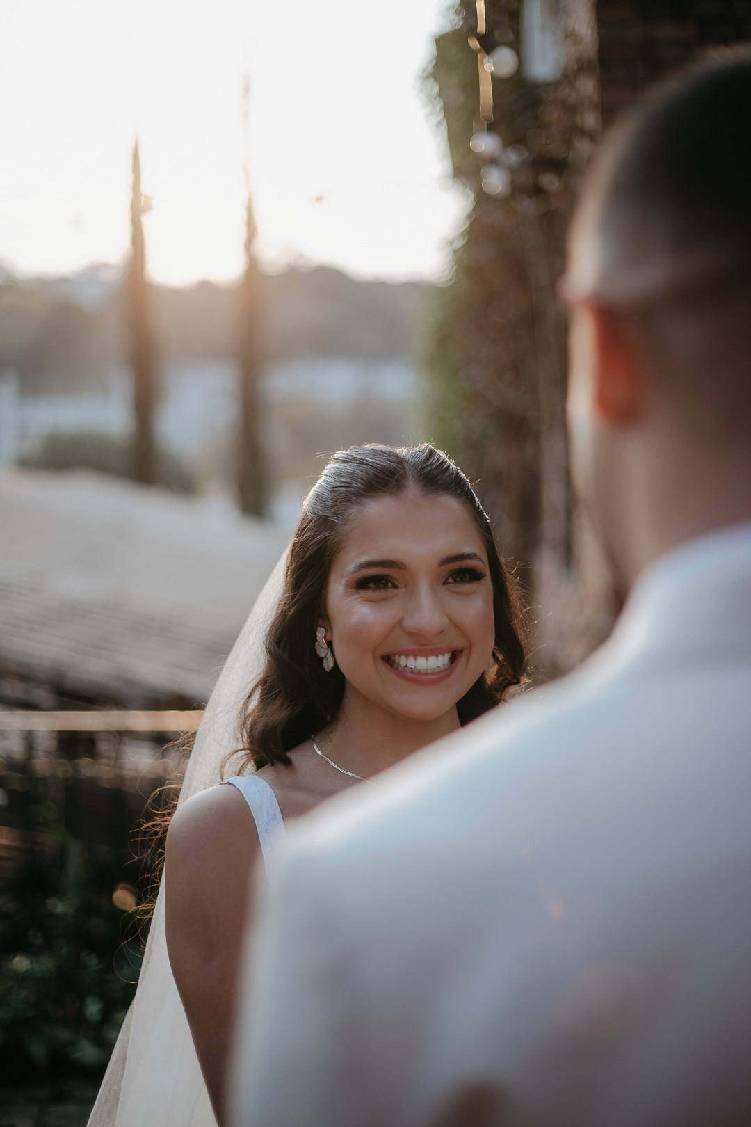 Débora e André viveram um casamento inesquecível em Minas Gerais no Vila Rica Pampulha com cobertura documental da Edu e Josi Fotografia.