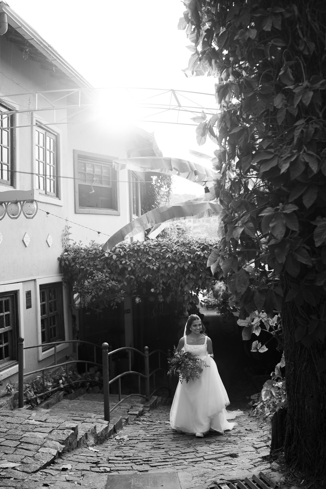 Casamento romântico de Débora e André no Vila Rica Pampulha MG registrado pela Edu e Josi Fotografia com emoção e clima aconchegante.