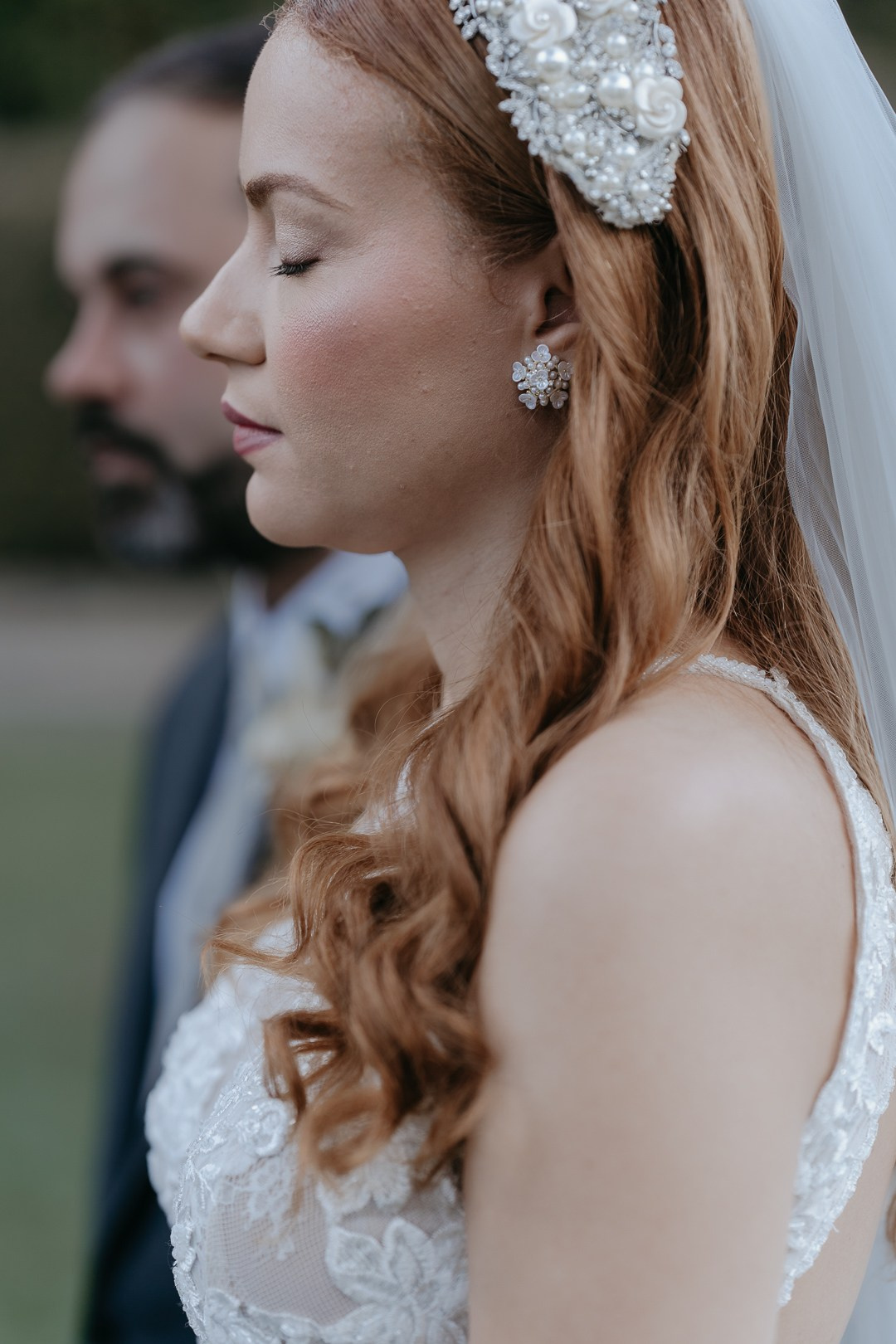 Casamento boho folk de Vivian e Paulo no Espaço Bodocó em Betim com decoração orgânica, clima intimista e muita emoção. A Edu e Josi Fotografia contou essa história através da fotografia documental.