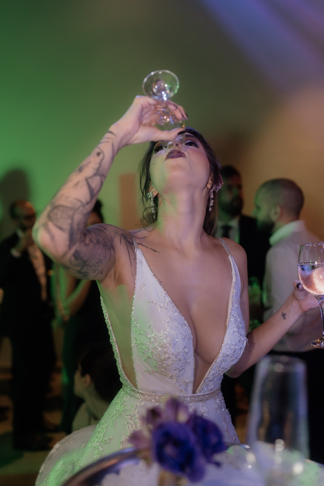 Cecília e João em um casamento elegante e verdadeiro no Liac Pampulha, em Belo Horizonte, com fotografias naturais e documentais registrando cada detalhe do grande dia.