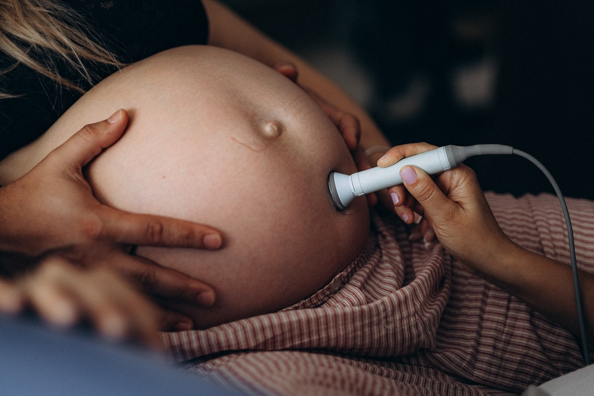 Iris Home BIRTH. Fotografa documental de familia e nascimento em Florianópolis SC Daria Ermolaev