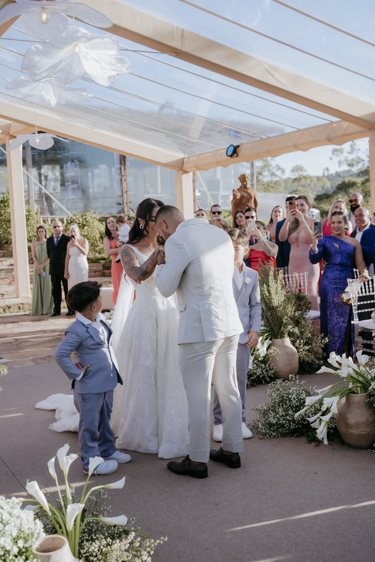 Andressa e Henrique viveram um casamento emocionante no Vila Relicário em Ouro Preto MG com registros naturais da Edu e Josi Fotografia.