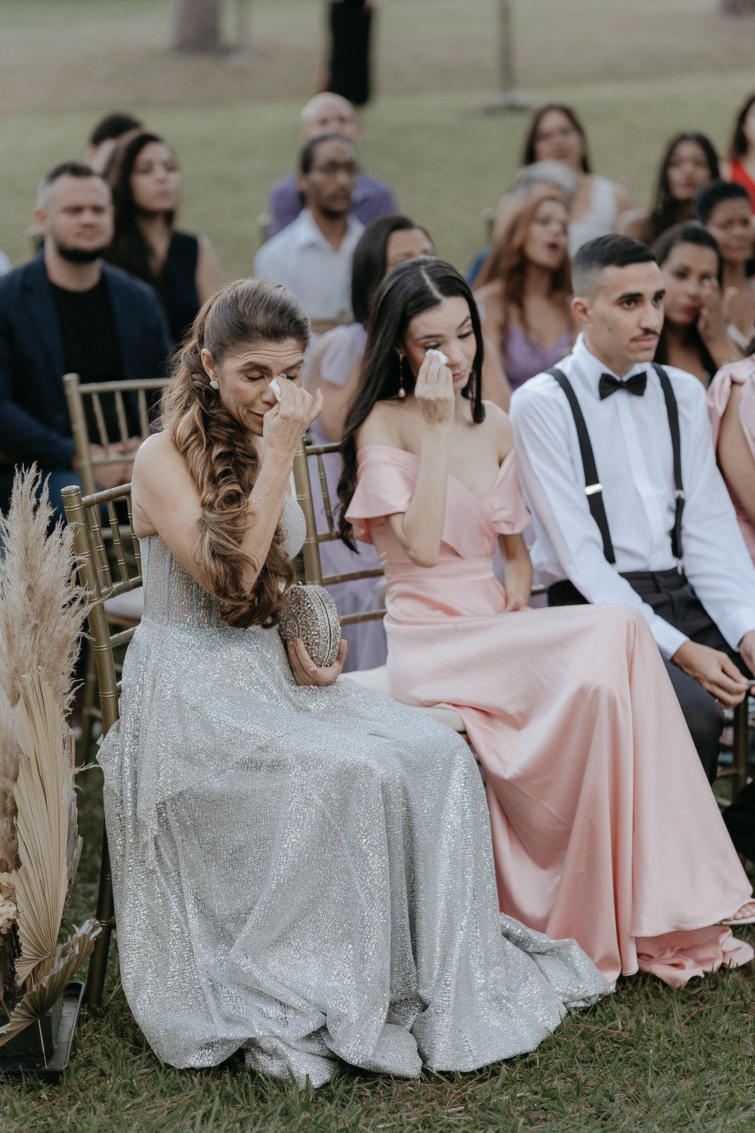 O casamento de Vivian e Paulo no Espaço Bodocó trouxe um clima boho folk autêntico e emocionante em Betim. A Edu e Josi Fotografia registrou cada instante com naturalidade, emoção e sensibilidade.