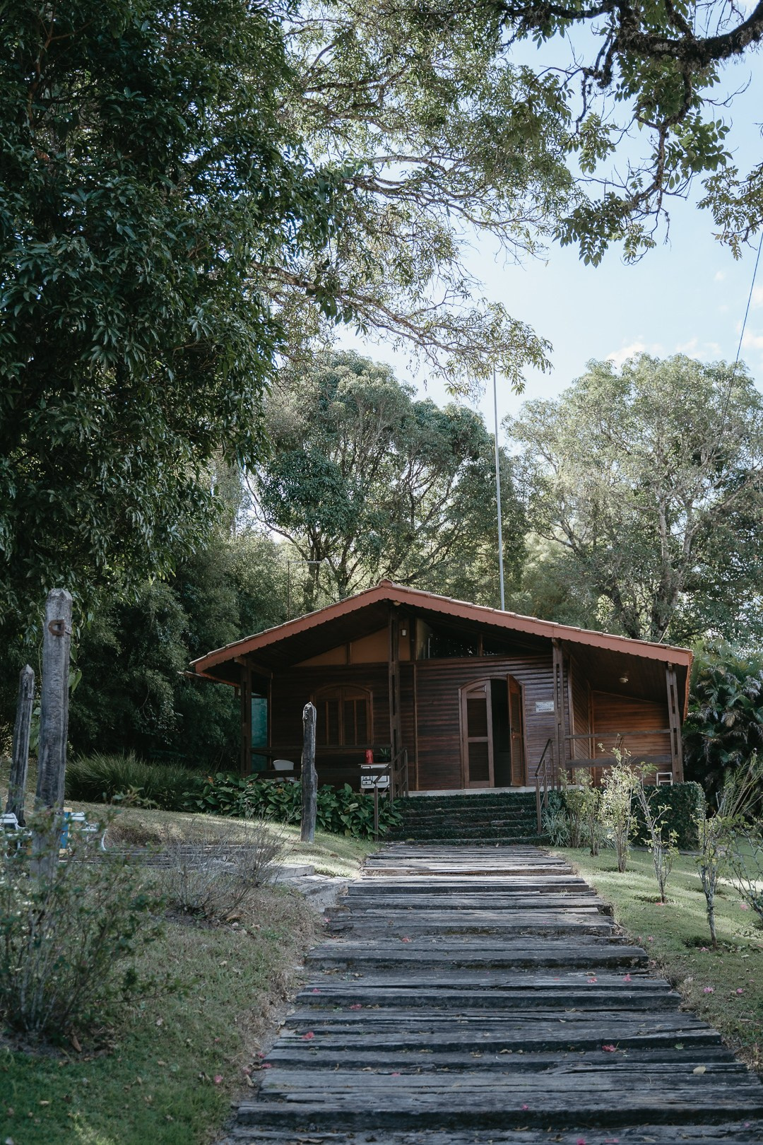 Fotografia de casamento documental de Vivian e Paulo no Espaço Bodocó, localizado em Betim. Uma celebração inesquecível com estilo boho e folk, repleta de emoção e natureza. Momentos autênticos e espontâneos capturados com amor, sensibilidade e dedicação por Edu e Josi Fotografia.