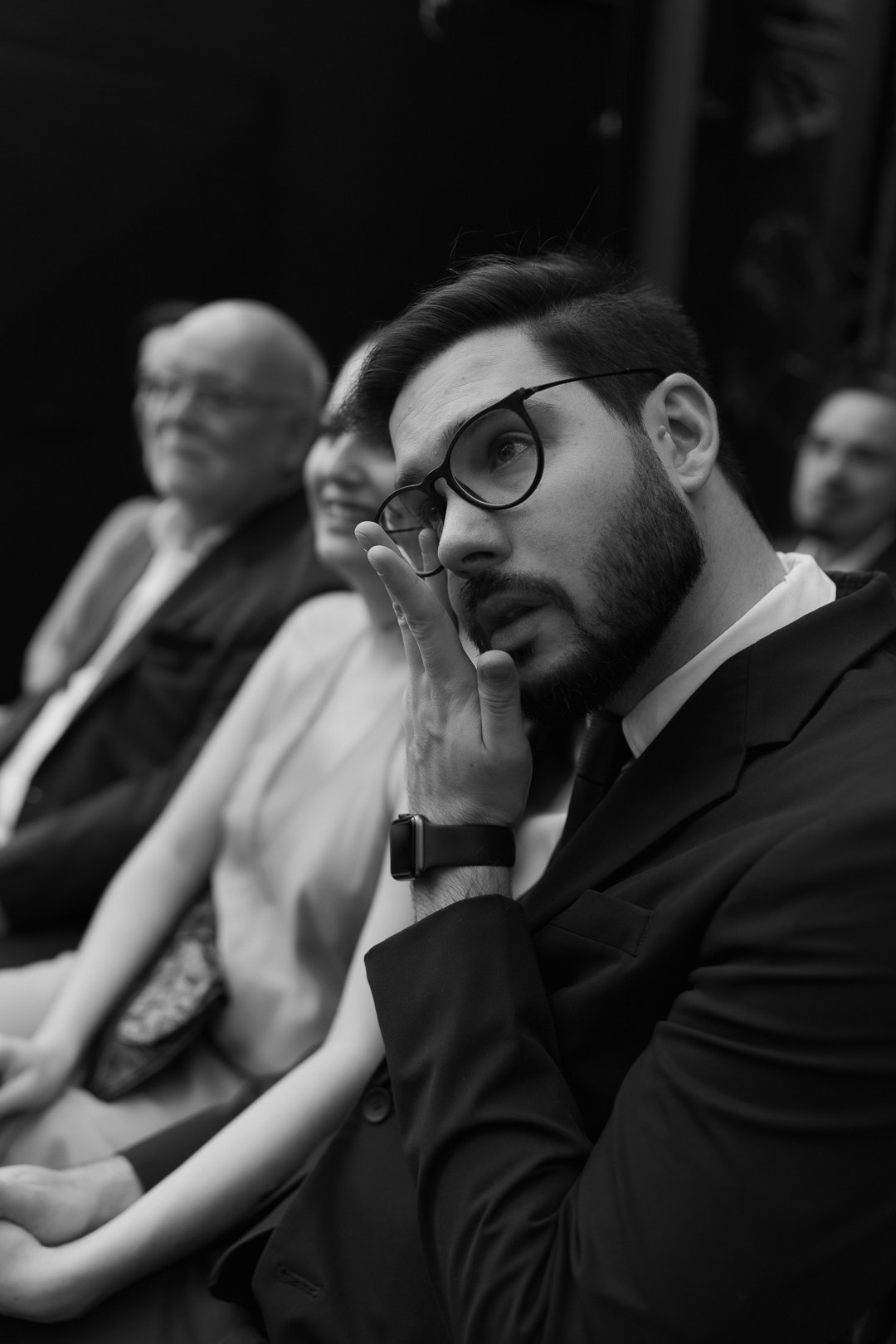 Julia e Leo celebraram o amor no Mocca Coffee & Meals, em Nova Lima, em um casamento leve e acolhedor. A Edu e Josi Fotografia contou essa história através da fotografia documental.