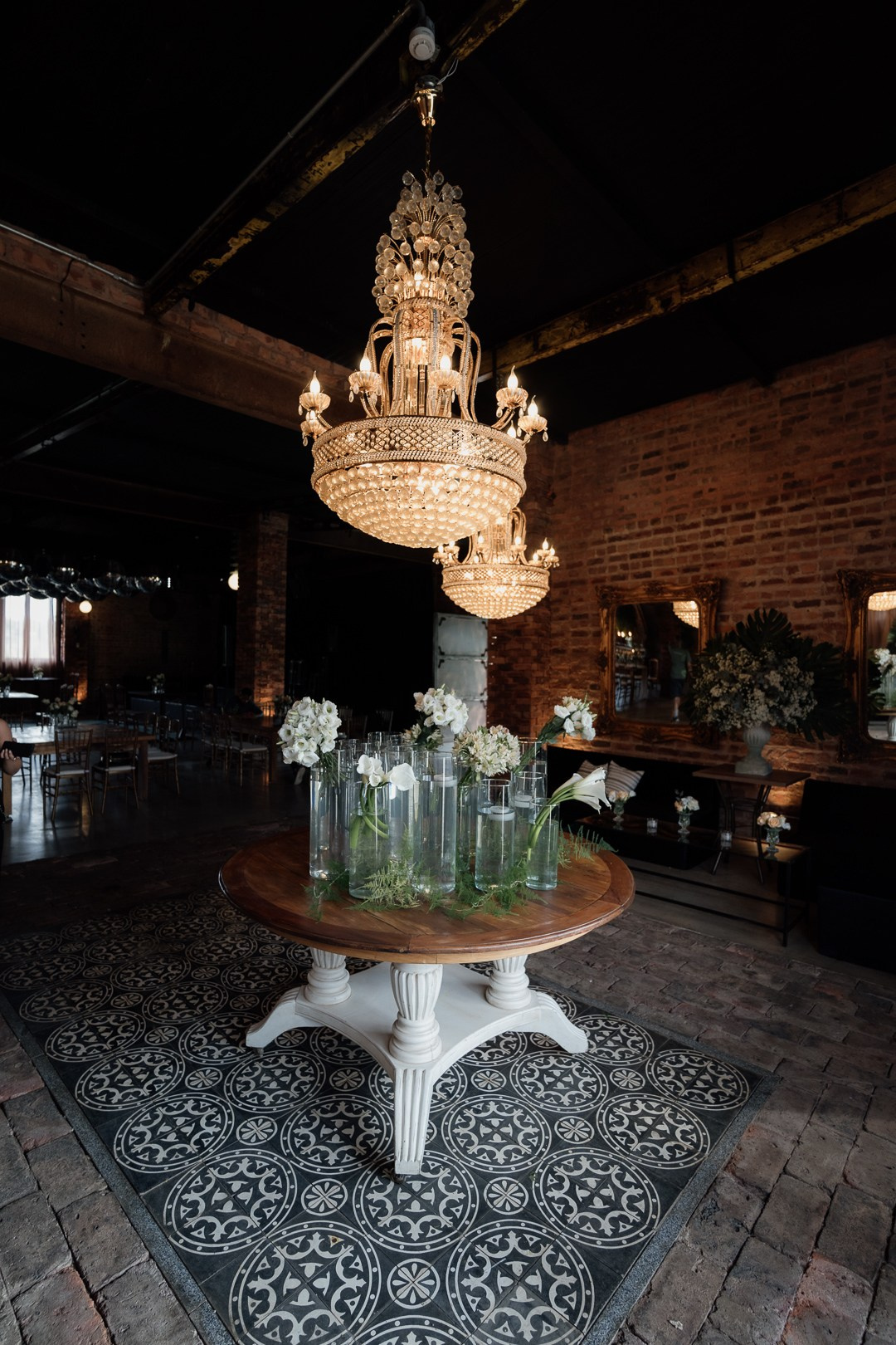 Inga e Jack tiveram um casamento inesquecível no Olaria Eventos em Betim MG registrado pela Edu e Josi Fotografia com estilo documental e natural.