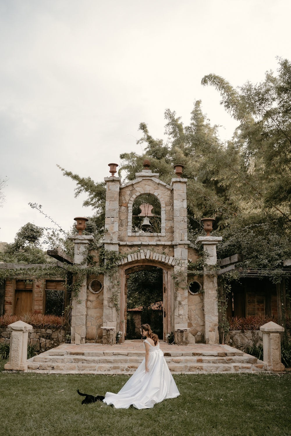 Ensaio pós-casamento Belo Horizonte, trash the dress bh, fotos casal naturais, ensaio leve casal | Fotos leves e sensíveis. Edu e Josi Fotografia de Casamento em Belo Horizonte | Fotografia documental de casamento