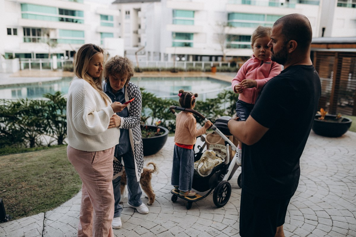 Iris Home BIRTH. Fotografa documental de familia e nascimento em Florianópolis SC Daria Ermolaev