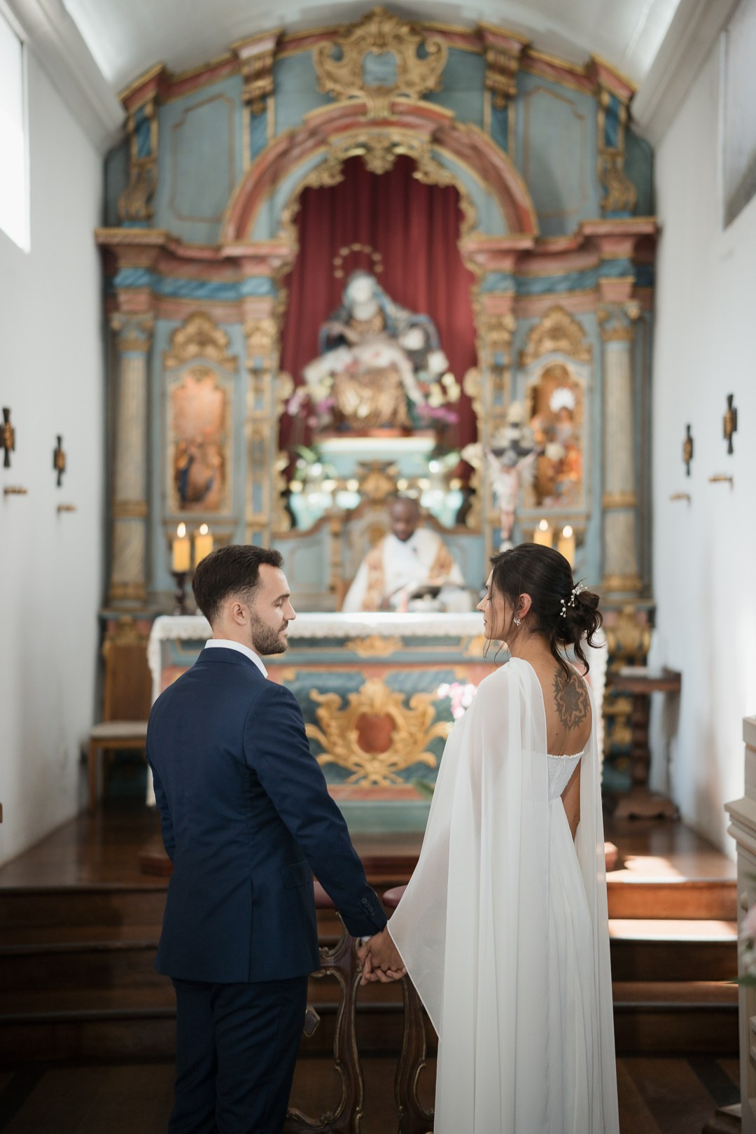 Fotografia de casamento em Minas Gerais com Julianne e Helder no Santuário de Nossa Senhora da Piedade e registros naturais.