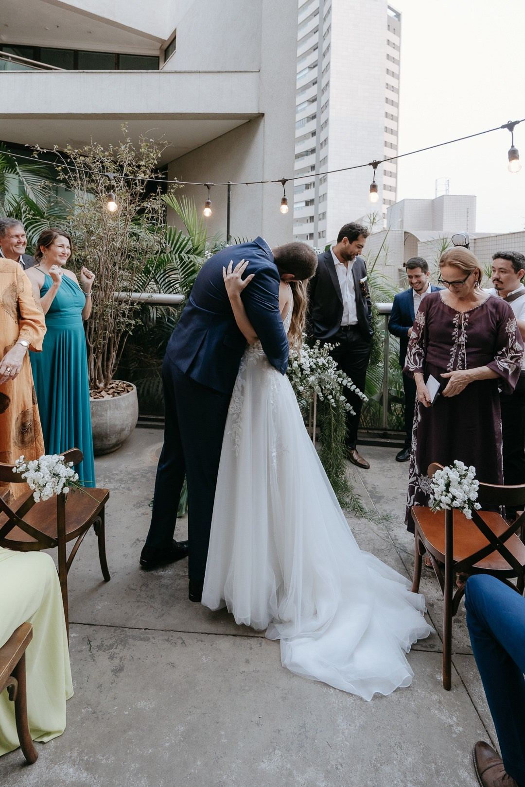 O Mocca Coffee & Meals recebeu o casamento de Julia e Leo em uma celebração intimista e emocionante. A Edu e Josi Fotografia eternizou momentos espontâneos e emoções verdadeiras.