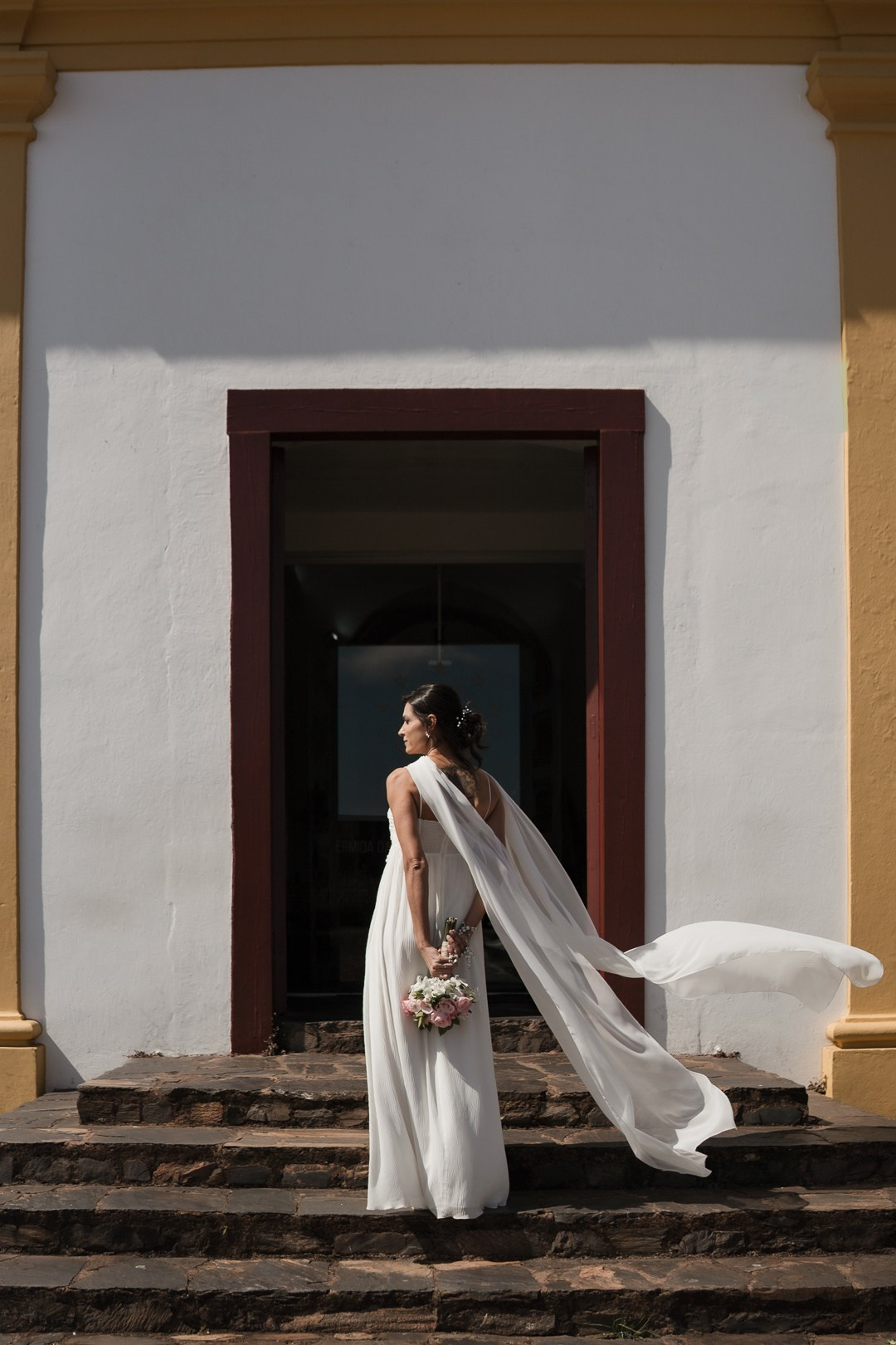 Casamento elegante na Serra da Piedade MG com Julianne e Helder e cobertura da Edu e Josi Fotografia. Fotografias naturais e cheias de sentimento.