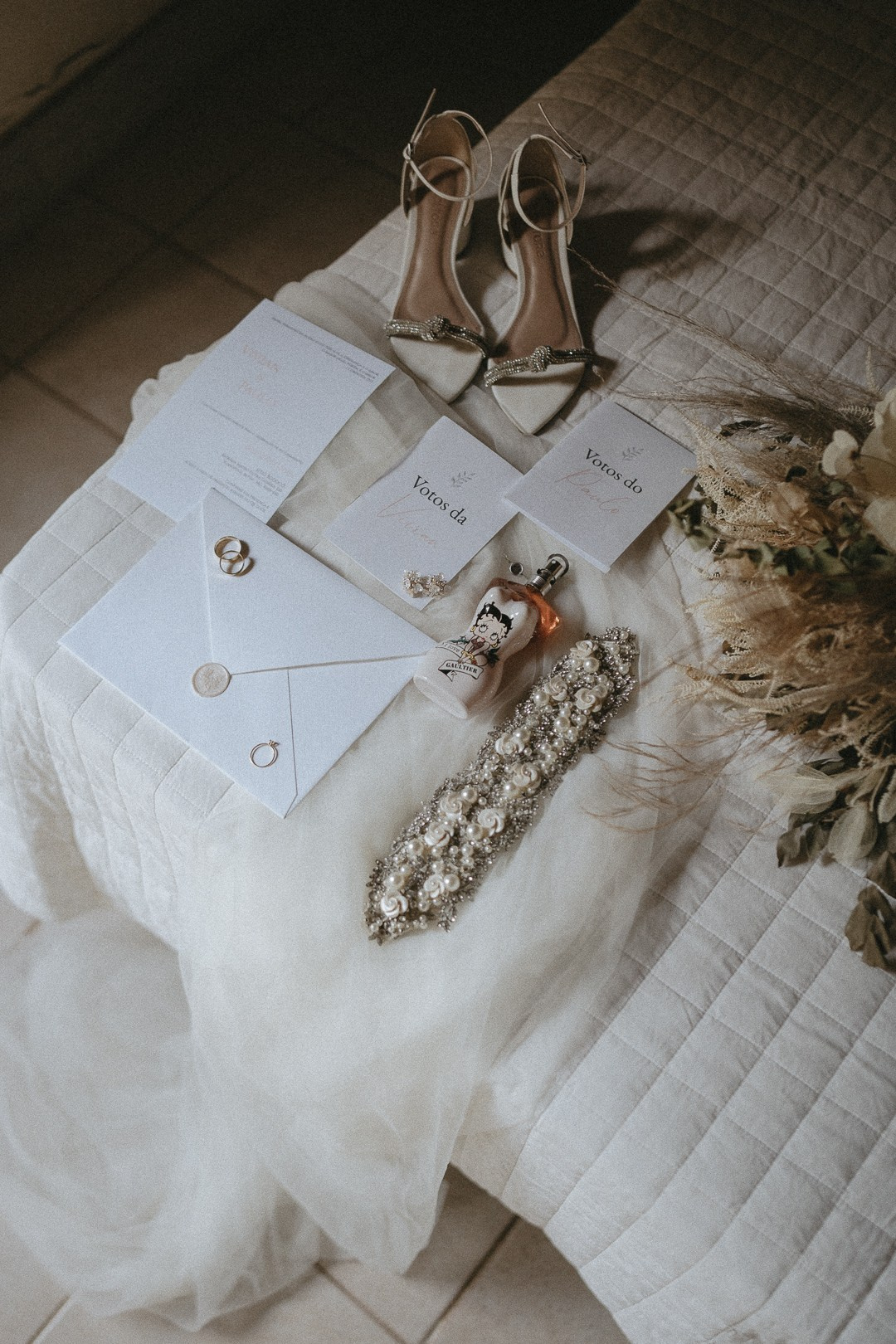 Vivian e Paulo viveram um dia inesquecível no Espaço Bodocó, em Betim, em um casamento boho folk cheio de conexão. A Edu e Josi Fotografia registrou cada instante de forma espontânea e verdadeira.