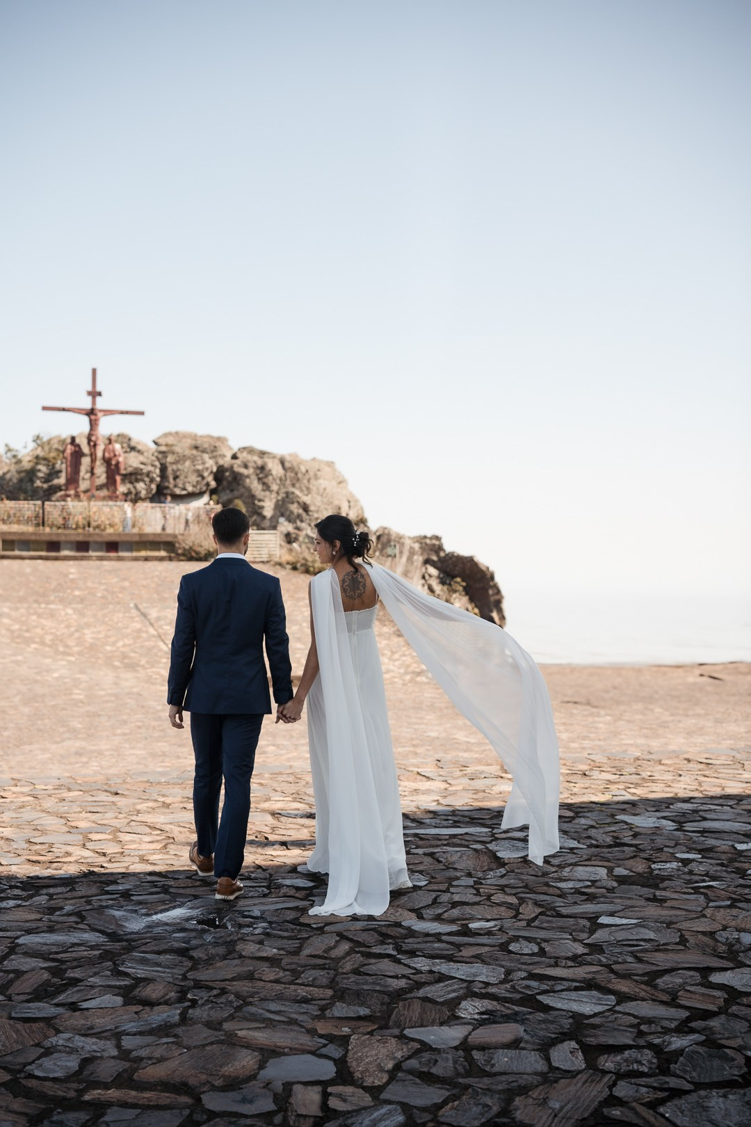 Julianne e Helder viveram um casamento religioso inesquecível na Serra da Piedade MG com fotografia espontânea e documental da Edu e Josi Fotografia.