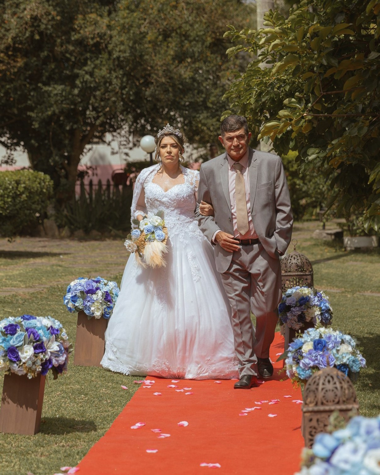 Ensaio e fotografia de casamento em São Paulo com registros naturais e emocionantes. Cada detalhe, abraço e olhar se transforma em uma lembrança especial do grande dia.