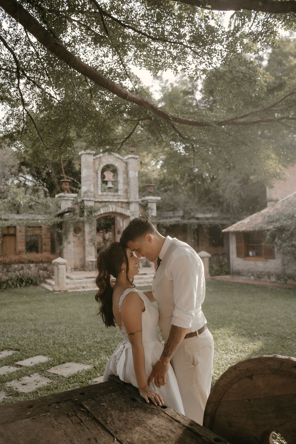 Ensaio pós-casamento Belo Horizonte, trash the dress bh, fotos casal naturais, ensaio leve casal | Fotos leves e sensíveis. Edu e Josi Fotografia de Casamento em Belo Horizonte | Fotografia documental de casamento
