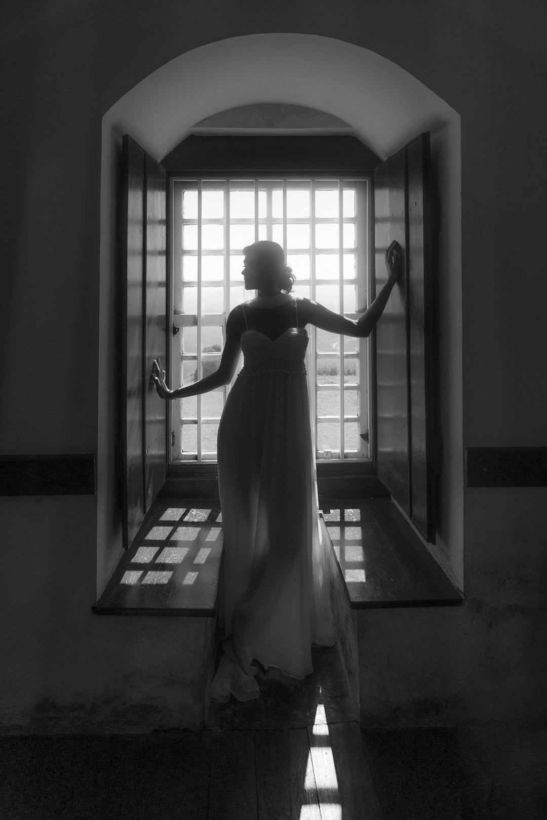 Fotografia de casamento na Serra da Piedade com Julianne e Helder realizada pela Edu e Josi Fotografia. Um casamento intimista e cheio de emoção.