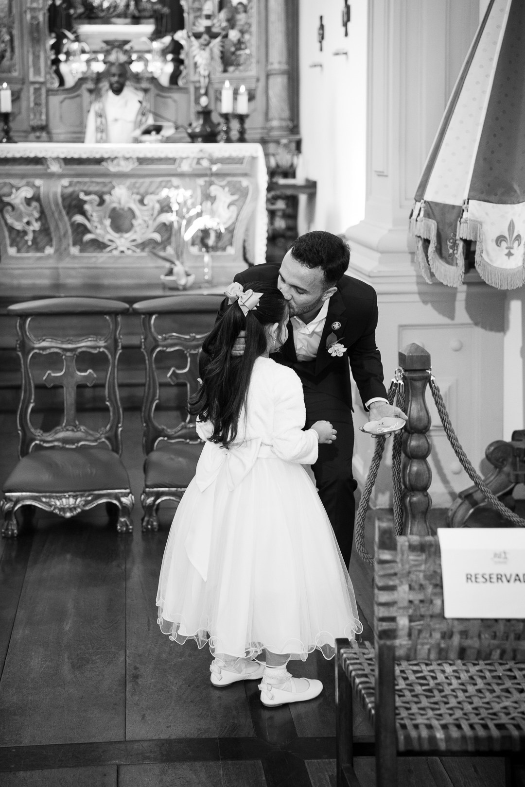 Casamento documental na Capela do Santuário de Nossa Senhora da Piedade com Julianne e Helder e fotografia elegante da Edu e Josi Fotografia.