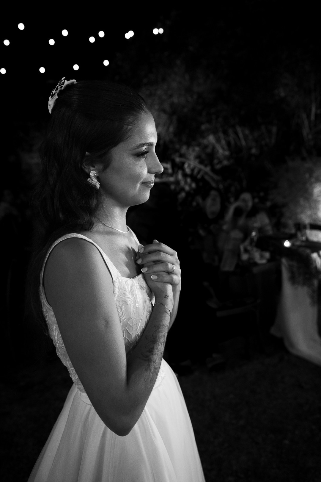 Festa animada de casamento no Vila Rica Pampulha MG com Débora e André e cobertura documental da Edu e Josi Fotografia durante toda a celebração.