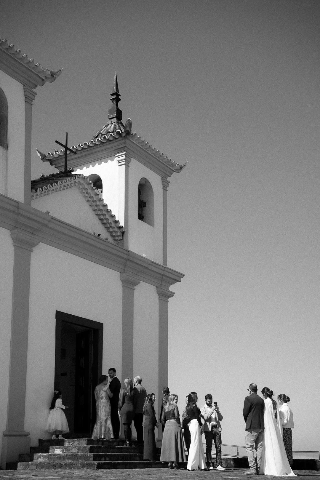 Casamento na Serra da Piedade em Minas Gerais com Julianne e Helder e cobertura documental da Edu e Josi Fotografia cheia de emoção e autenticidade.