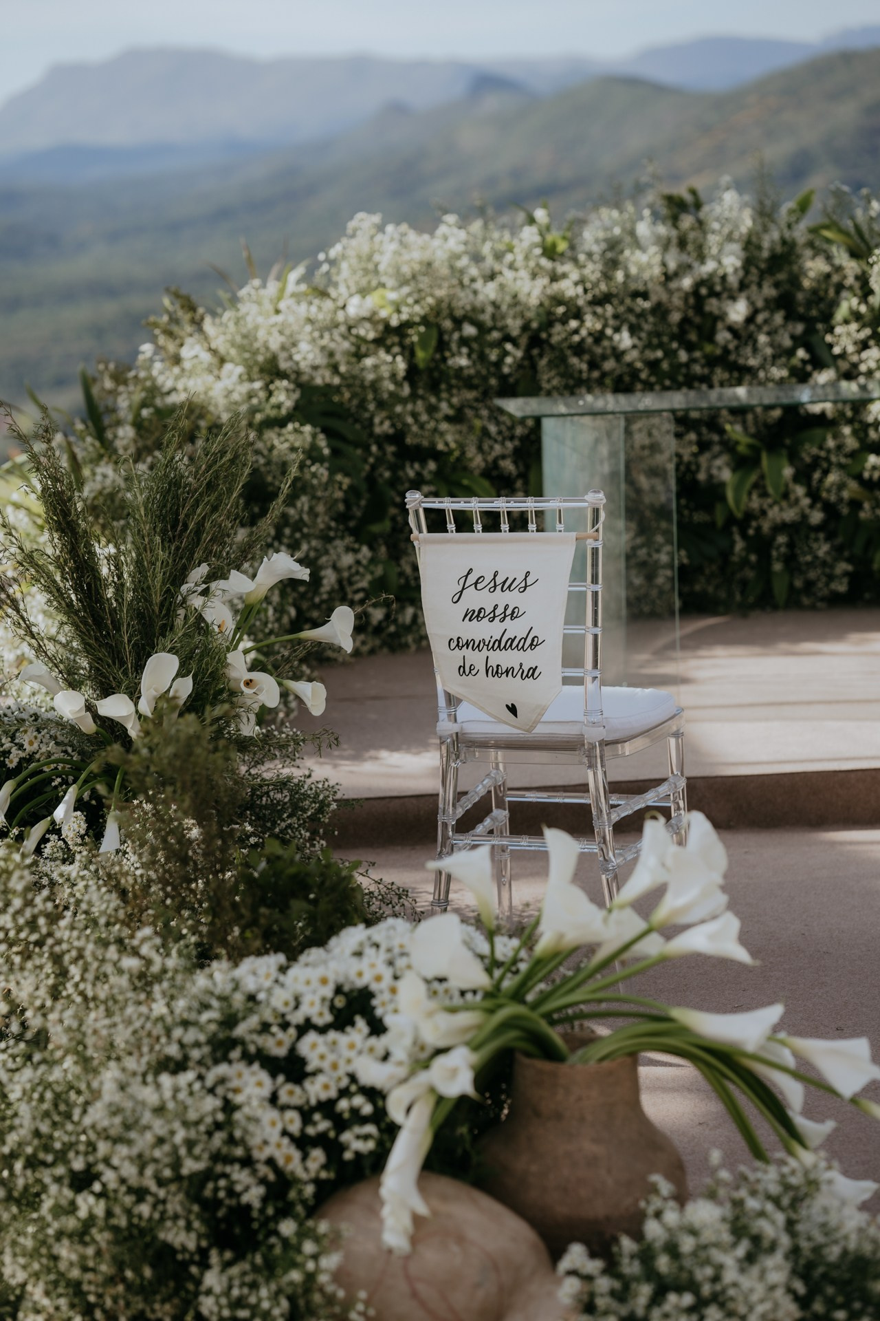 Fotografia documental de casamento no Vila Relicário em Ouro Preto com Andressa e Henrique realizada pela Edu e Josi Fotografia.