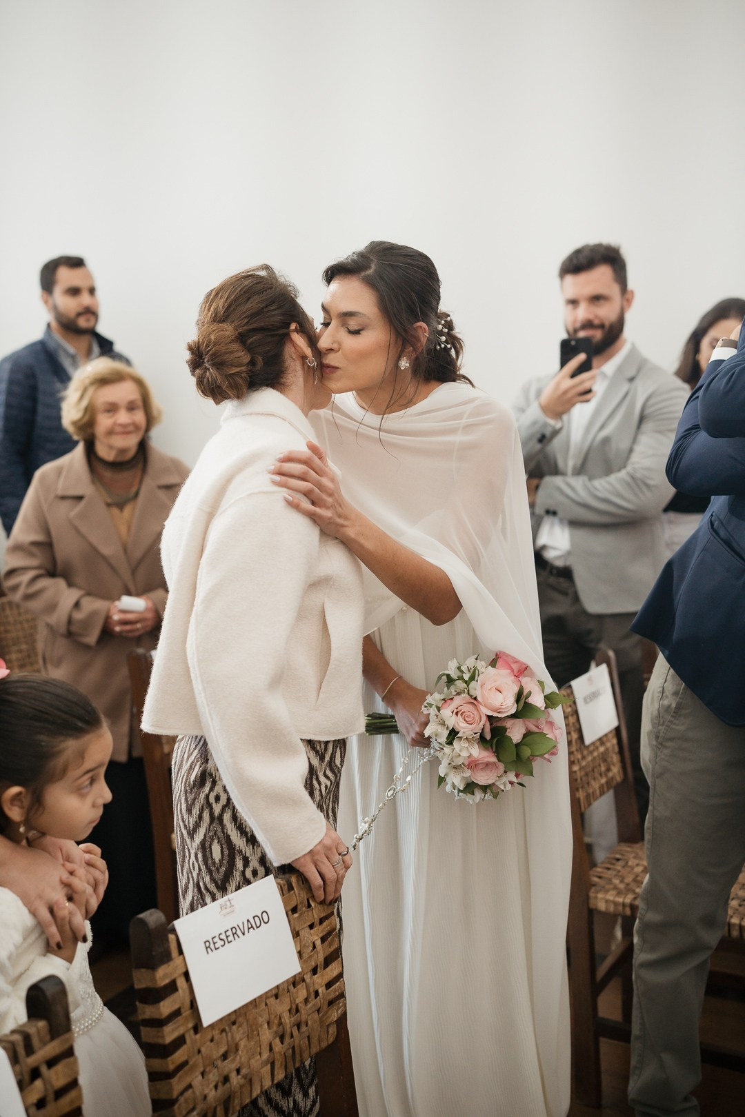 Fotografia documental de Julianne e Helder no Santuário de Nossa Senhora da Piedade com paisagens incríveis e emoção verdadeira.