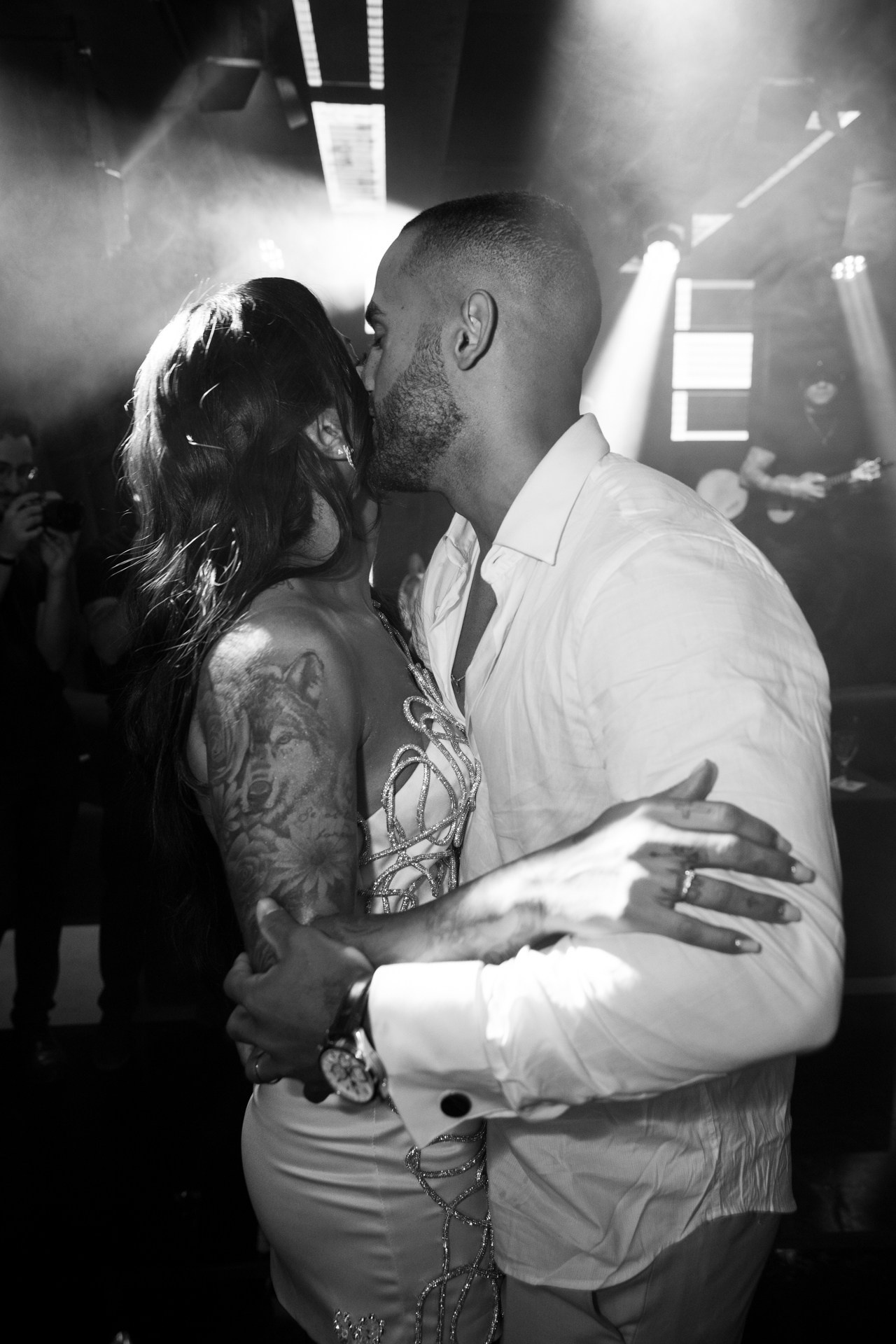 Andressa e Henrique tiveram uma recepção elegante no Vila Relicário em Ouro Preto MG com registros documentais da Edu e Josi Fotografia na pista de dança.