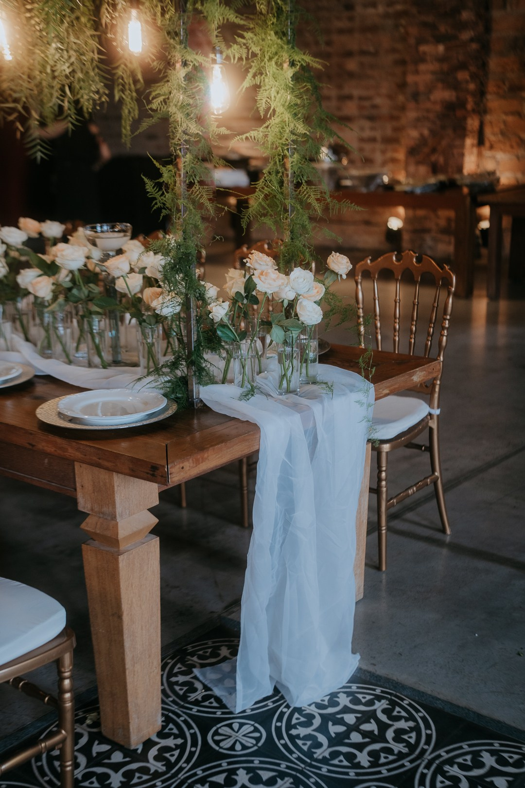 Fotografia de casamento documental de Inga e Jack no Olaria Eventos realizada pela Edu e Josi Fotografia com imagens leves e sofisticadas.
