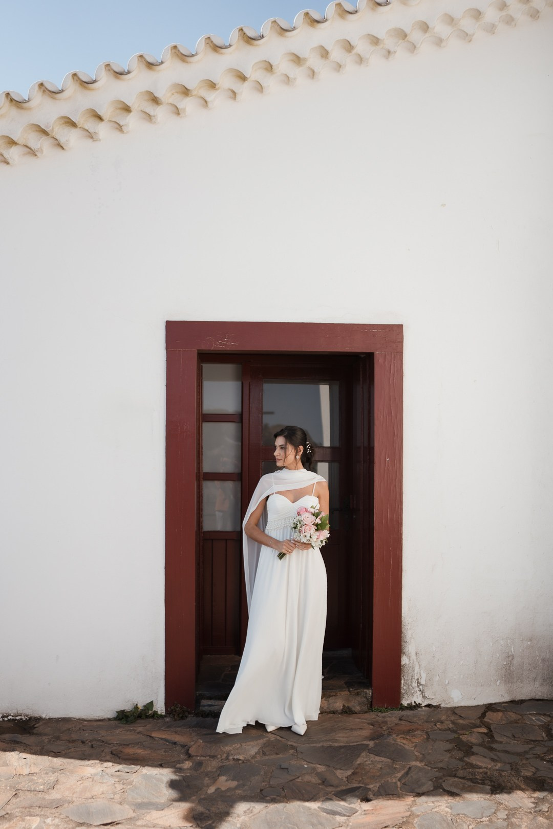 Fotografia documental de casamento de Julianne e Helder na Capela do Santuário de Nossa Senhora da Piedade realizada pela Edu e Josi Fotografia. Registros naturais e emocionantes em um dos cenários mais lindos de Minas Gerais.