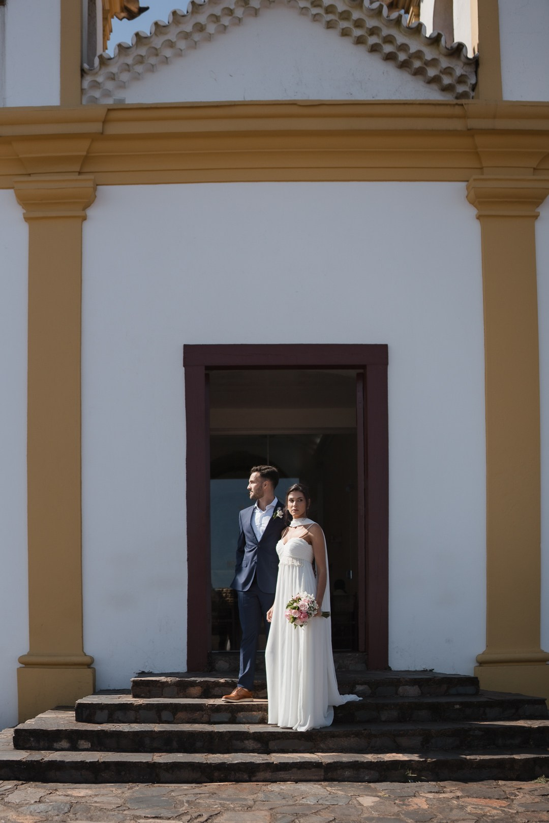 Julianne e Helder realizaram uma cerimônia intimista na Capela da Serra da Piedade com fotografia documental leve e autêntica da Edu e Josi Fotografia.