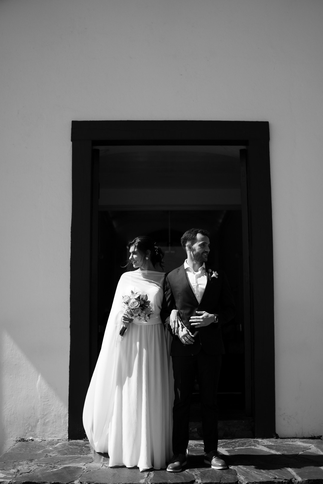 Edu e Josi Fotografia registraram o casamento documental de Julianne e Helder na Serra da Piedade com imagens naturais, emoções verdadeiras e momentos espontâneos do casal.