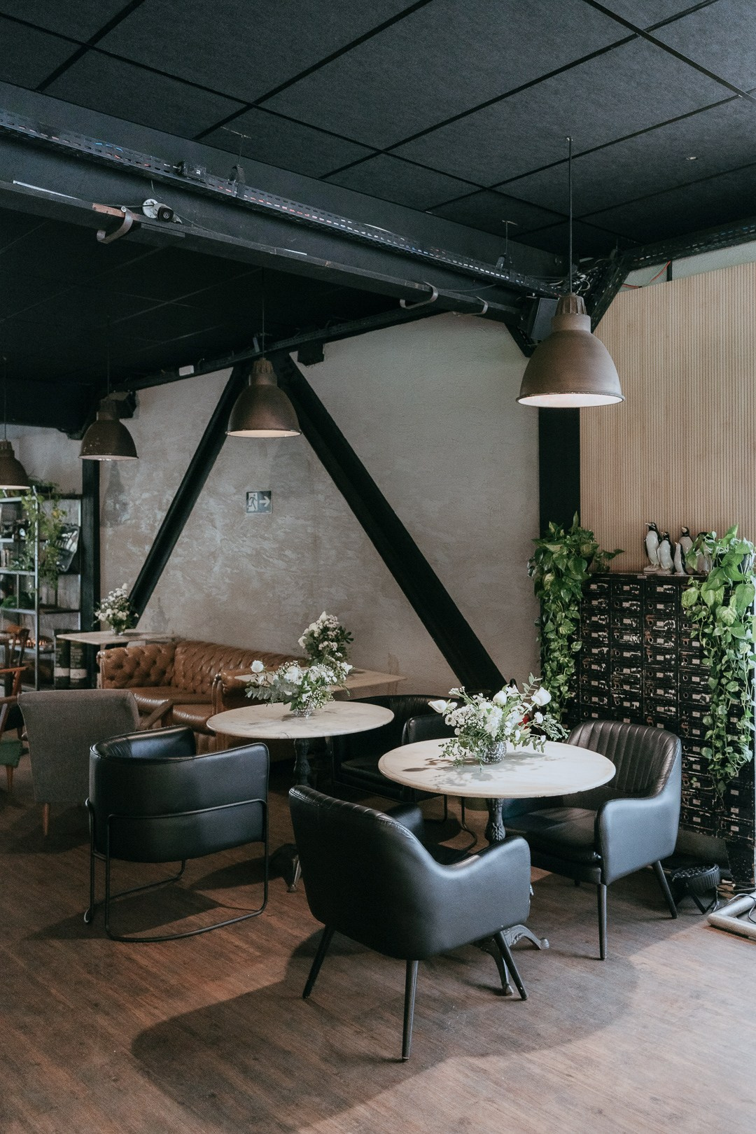 O casamento de Julia e Leo no Mocca Coffee & Meals trouxe uma atmosfera intimista e emocionante no Vila da Serra. A Edu e Josi Fotografia registrou cada instante de forma espontânea e documental.
