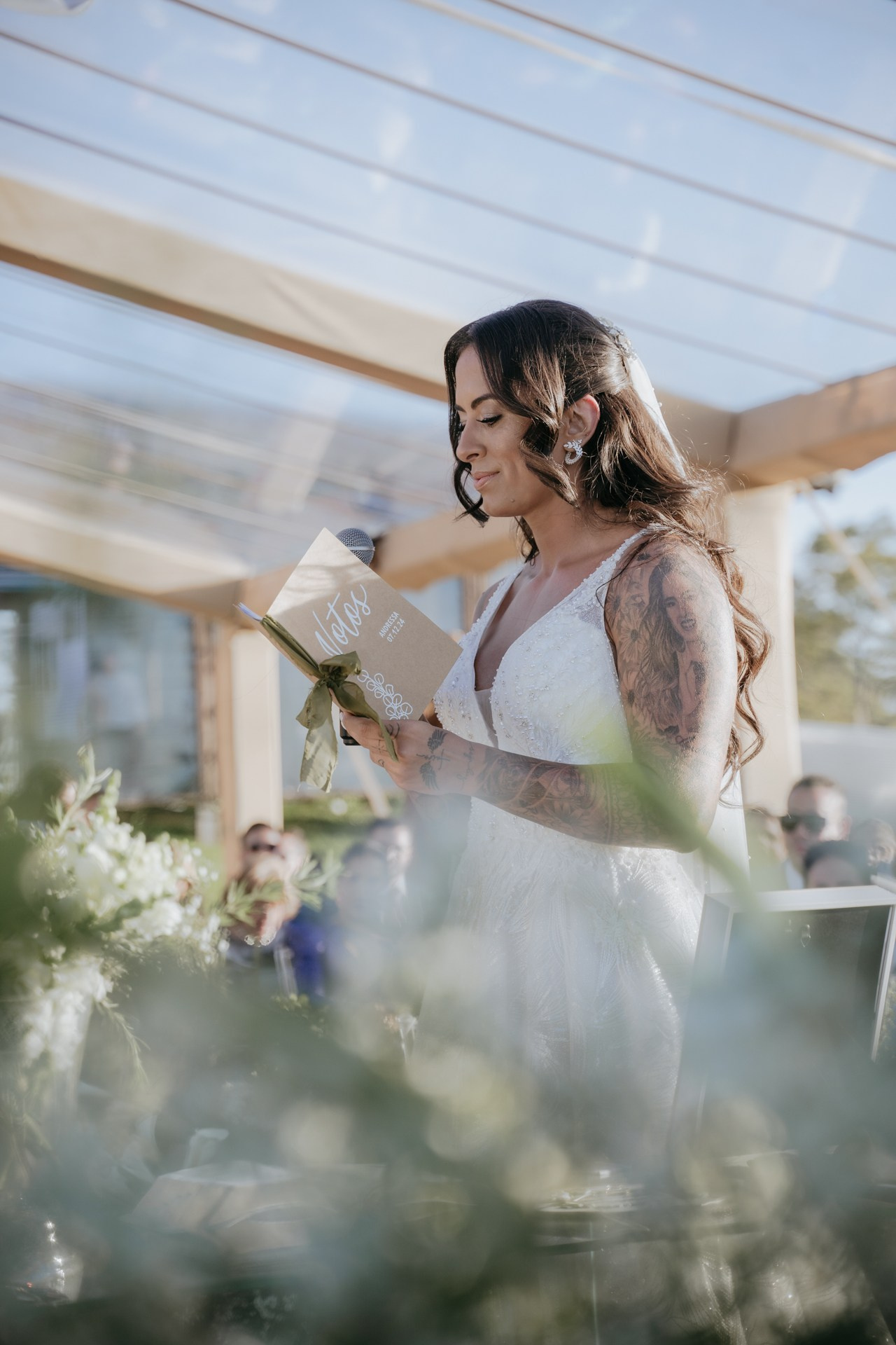 Casamento documental sofisticado de Andressa e Henrique no Vila Relicário com cobertura espontânea da Edu e Josi Fotografia.
