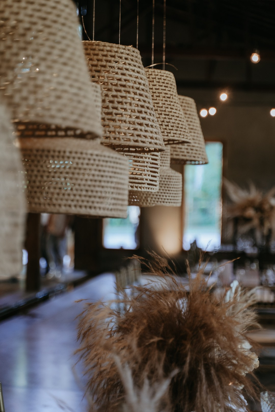O casamento documental de Vivian e Paulo no Espaço Bodocó em Betim uniu estilo boho folk, emoção verdadeira e momentos intensos. A Edu e Josi Fotografia eternizou essa celebração com sensibilidade e autenticidade.