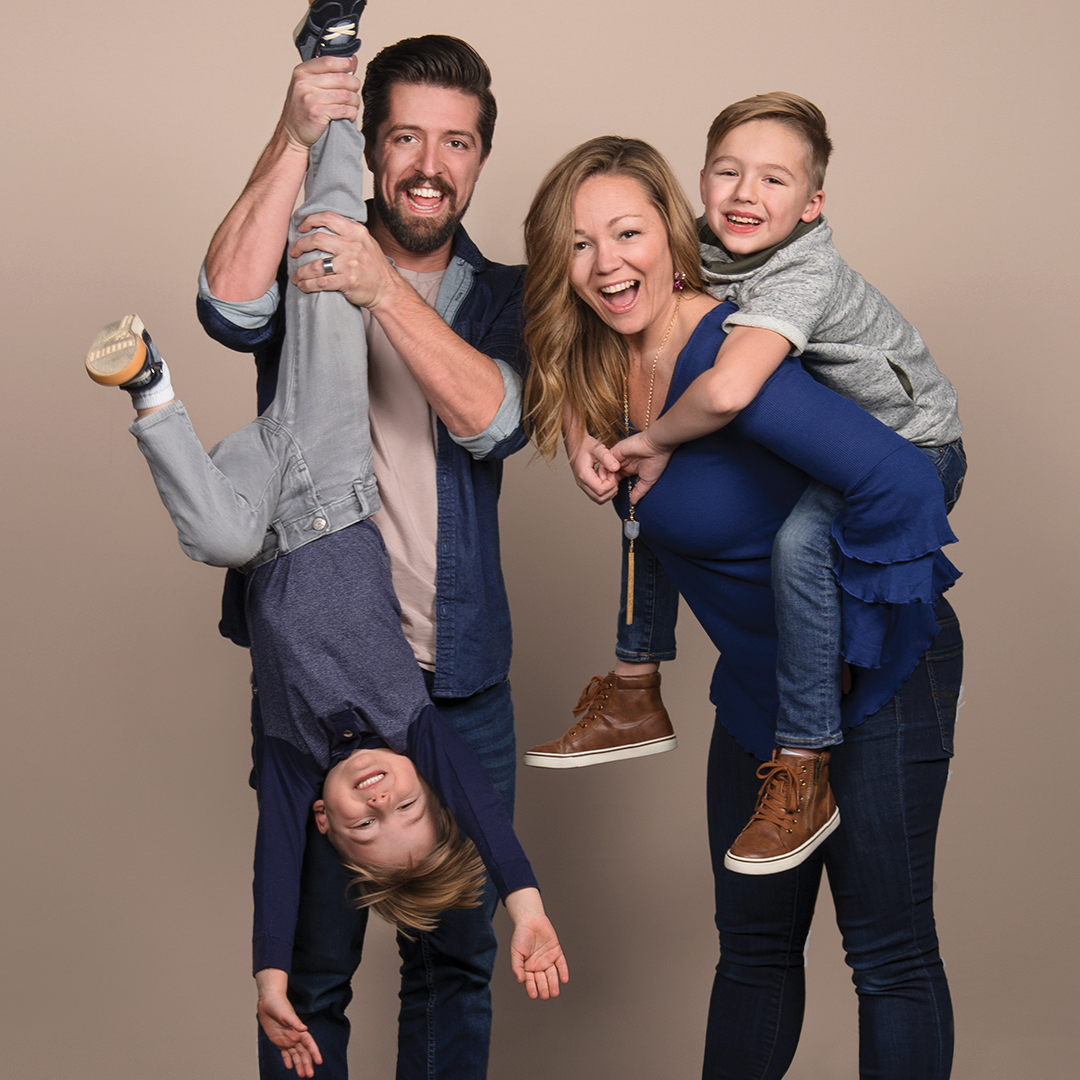 Family photoshoot — ideas. Photographer in Seoul Dobrokvashina Natalya