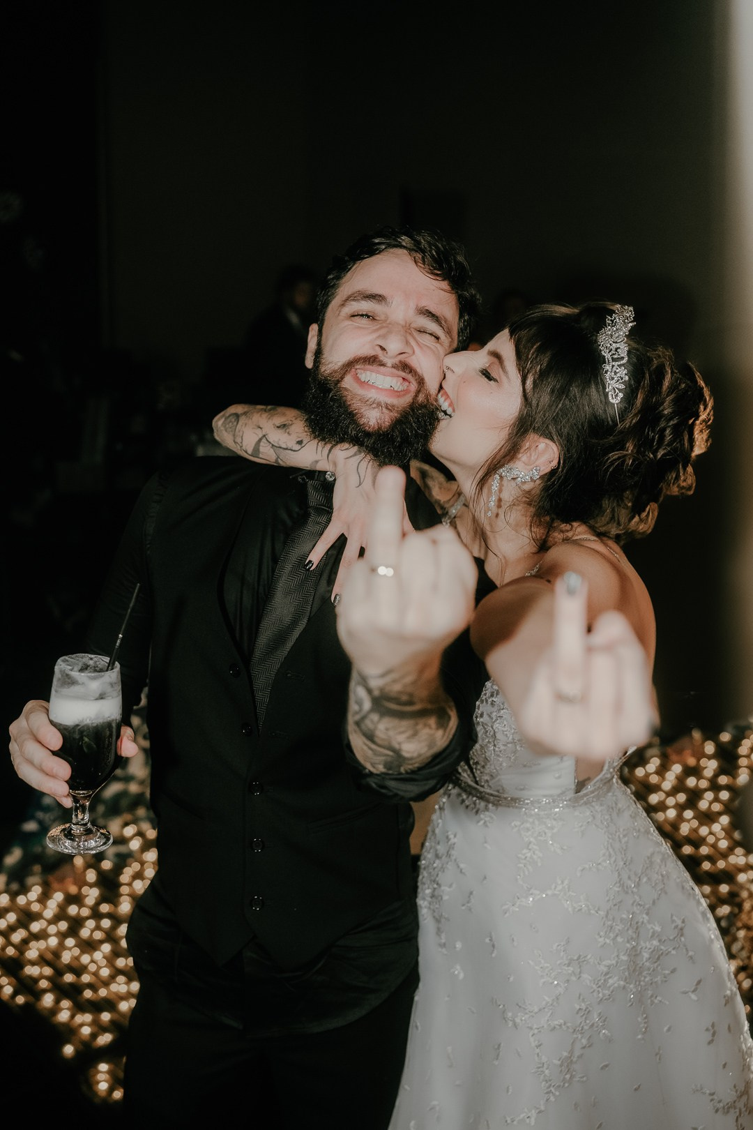 Liac Pampulha em Belo Horizonte foi o cenário do casamento documental de Cecília e João, registrado com imagens naturais, emoções sinceras e uma estética elegante e atemporal feita por Edu e Josi Fotografia.