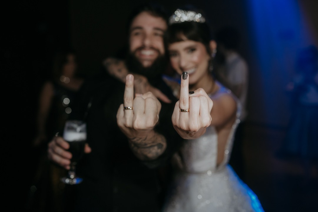 Cecília e João celebraram seu casamento no Liac Pampulha BH em um dia leve, sofisticado e cheio de sentimentos reais. Fotografias documentais registraram momentos espontâneos, conexão verdadeira e toda a essência da celebração.