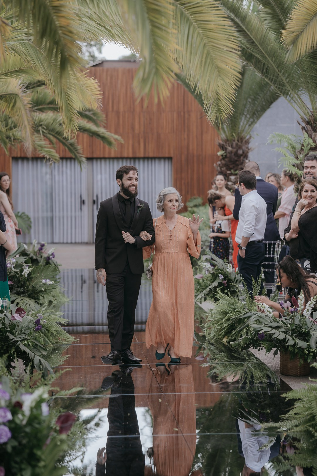 Casamento elegante e documental no Liac Pampulha BH. Cecília e João em imagens verdadeiras, espontâneas e cheias de emoção.