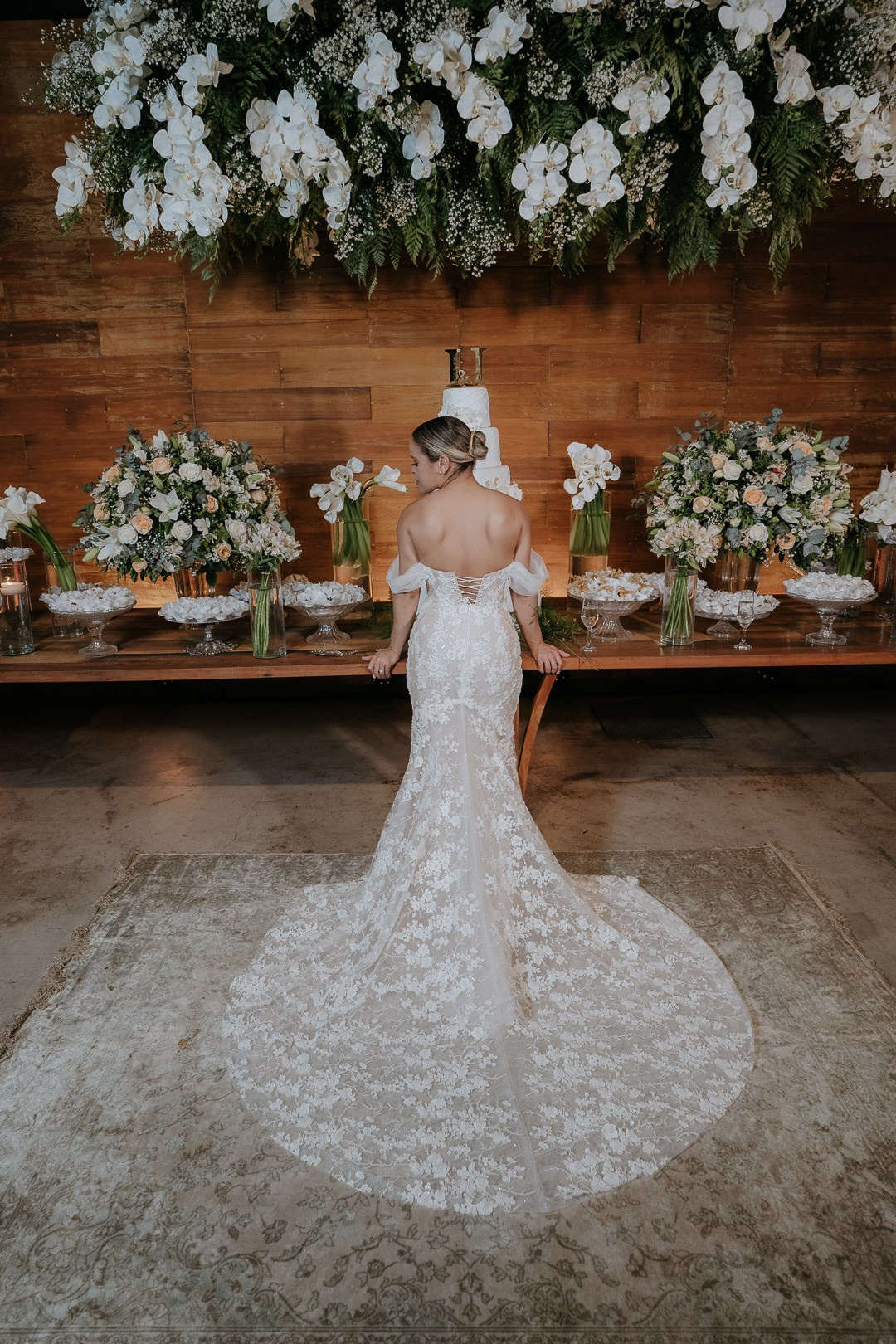 Inga e Jack celebraram seu casamento no Olaria Eventos em Betim MG com uma festa elegante, dança animada e registros naturais da Edu e Josi Fotografia.