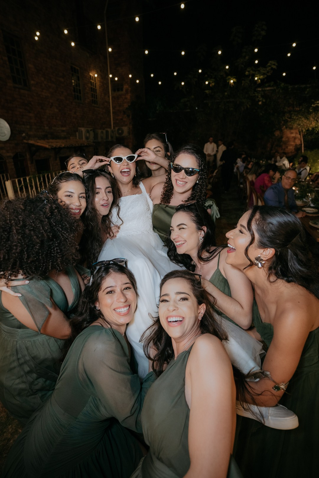 Débora e André celebraram o amor em uma festa animada no Vila Rica Pampulha MG com muita música, emoção e registros naturais da Edu e Josi Fotografia.