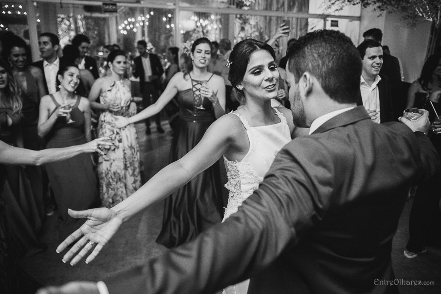 Casamento de Márcia e Marcos na Casa de Chá em Aldeia Pernambuco. Casamento ao ar livre. EntreOlhares Fotografia e Filmagem de Casamentos em Recife/PE e João Pessoa/PB — Momentos únicos eternizados com sensibilidade