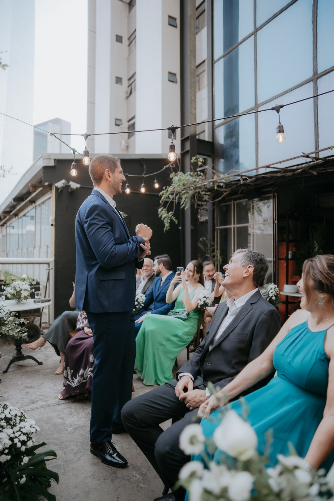 Julia e Leo celebraram o amor no Mocca Coffee & Meals em uma cerimônia intimista cheia de emoção. A Edu e Josi Fotografia registrou cada detalhe de maneira espontânea e verdadeira.