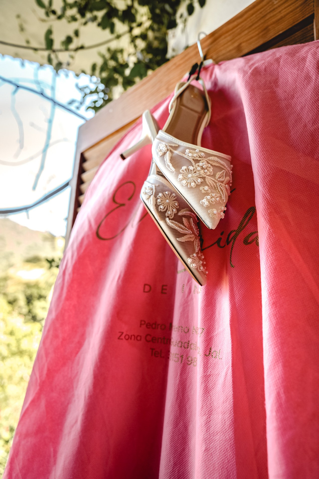 Mar + Issac. Elopement & Lifestyle Wedding Documentary Photographer
