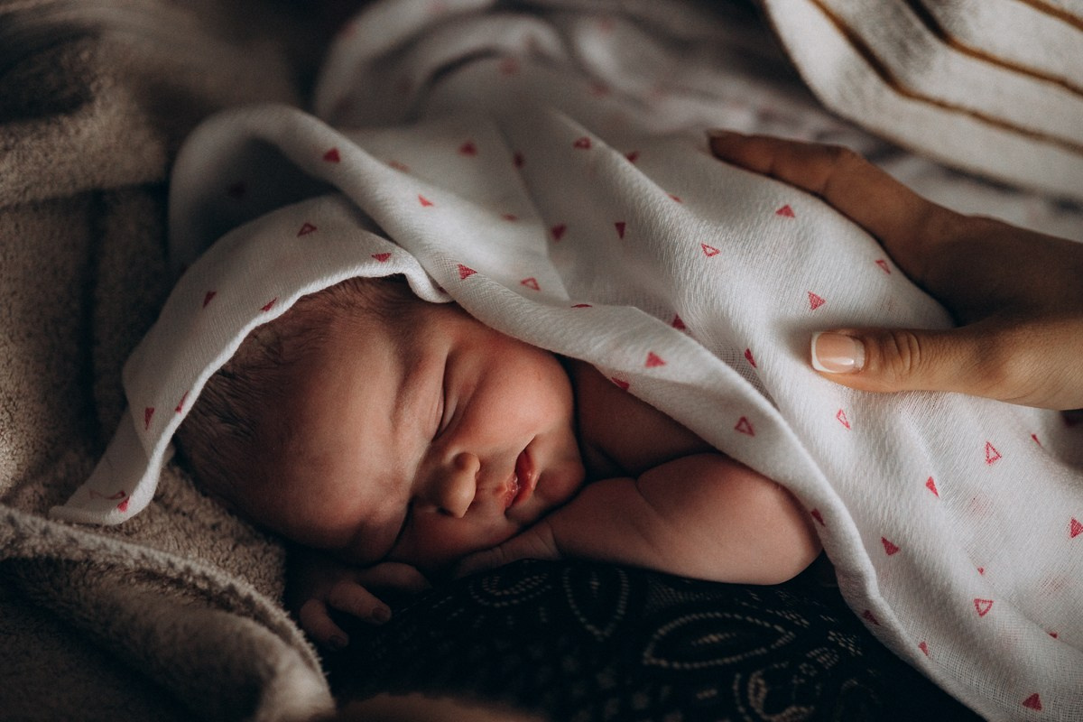 Iris Home BIRTH. Fotografa documental de familia e nascimento em Florianópolis SC Daria Ermolaev