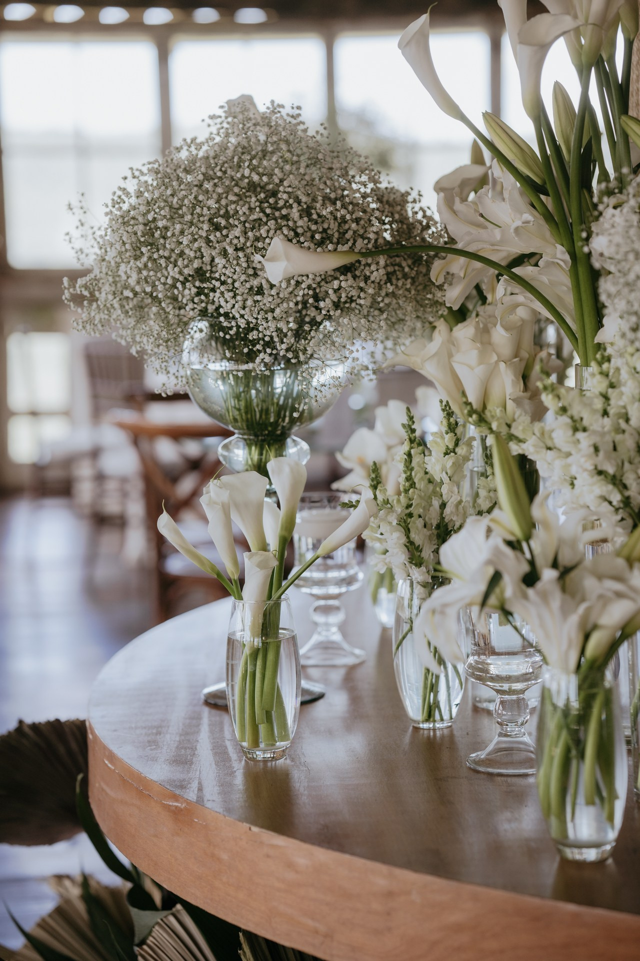 Casamento elegante de Andressa e Henrique no Vila Relicário em Ouro Preto registrado pela Edu e Josi Fotografia com imagens naturais e espontâneas.