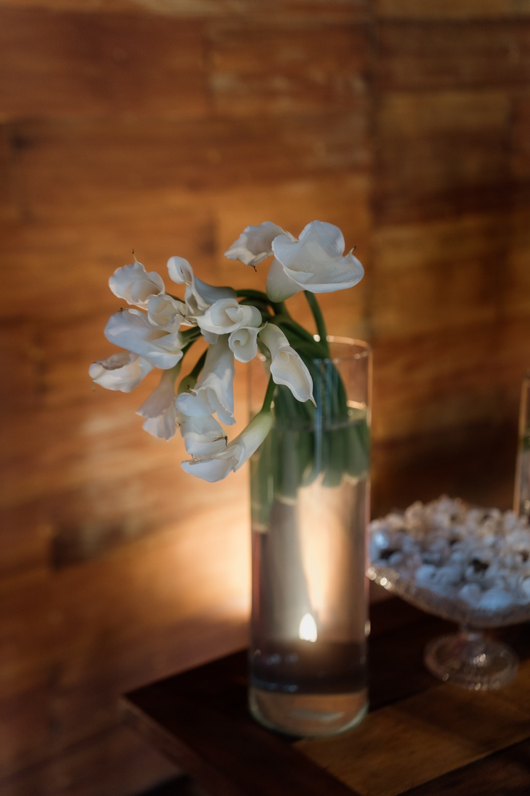 Casamento elegante de Inga e Jack no Olaria Eventos em Betim registrado pela Edu e Josi Fotografia com imagens naturais e espontâneas.