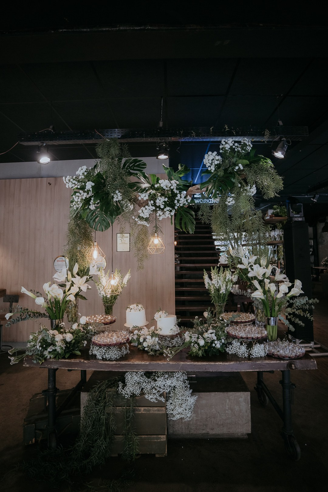Julia e Leo disseram sim em um casamento intimista no Mocca Coffee & Meals, em Nova Lima MG. A Edu e Josi Fotografia registrou cada emoção através de uma fotografia documental sensível, espontânea e cheia de significado.