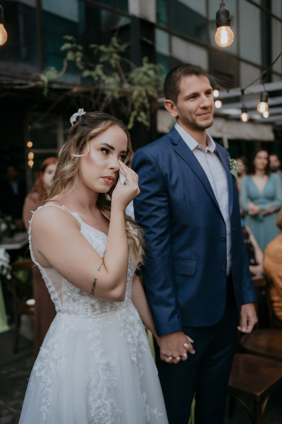 O casamento de Julia e Leo aconteceu no Mocca Coffee & Meals, em Nova Lima MG, em uma celebração intimista e acolhedora. A Edu e Josi Fotografia registrou cada momento com fotografia documental e natural.