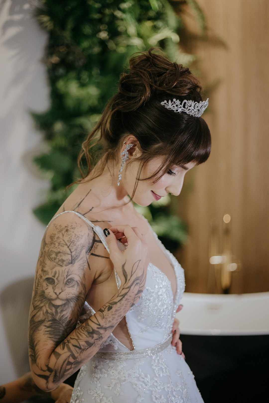 Casamento no Liac Pampulha BH com Cecília e João. Fotografias leves, autênticas e elegantes em um registro documental contemporâneo.